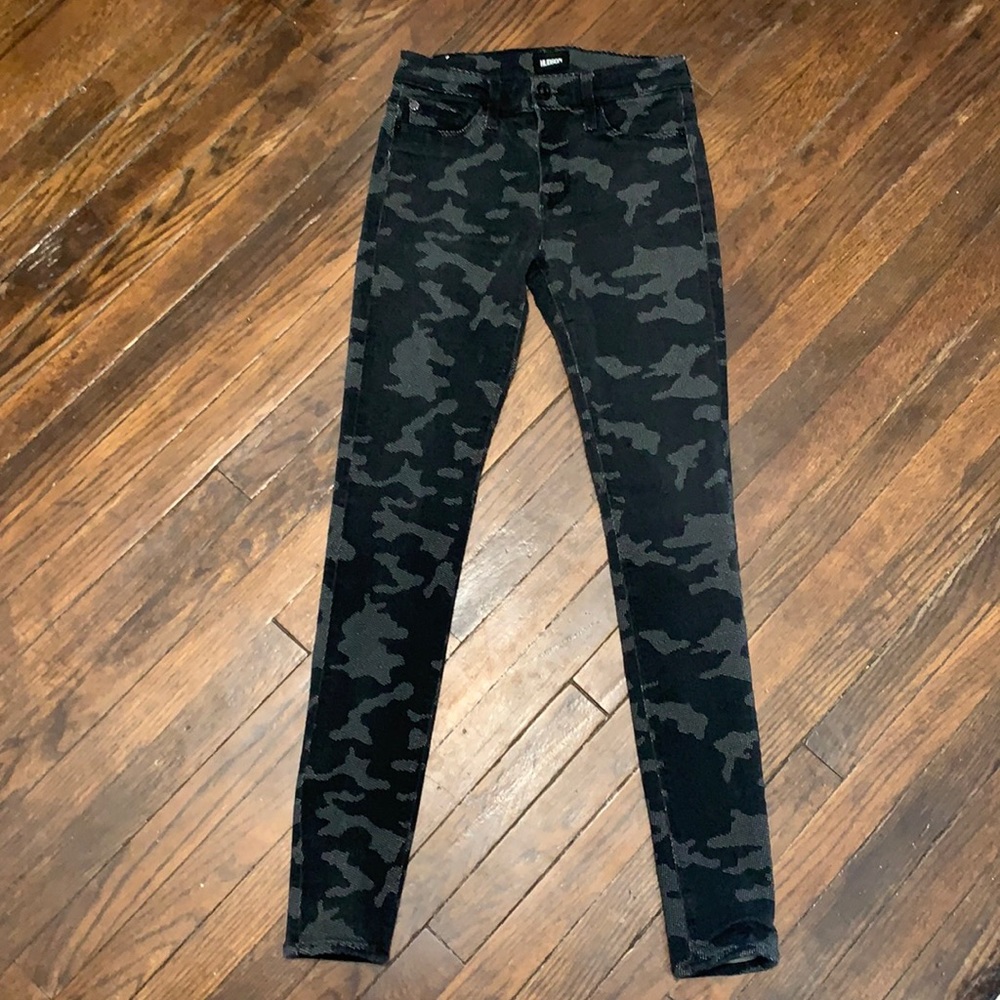 Hudson midrise nico skinny jeans. Size 26.